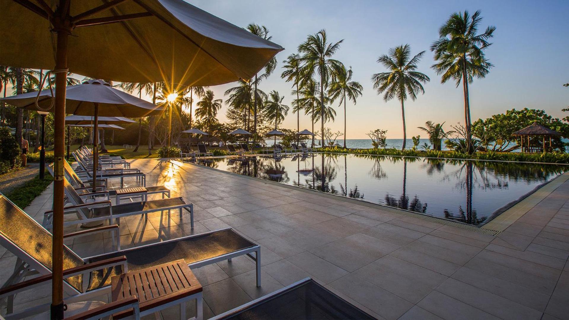 Kantary Beach Hotel Villas & Suites Као Лак Екстериор снимка